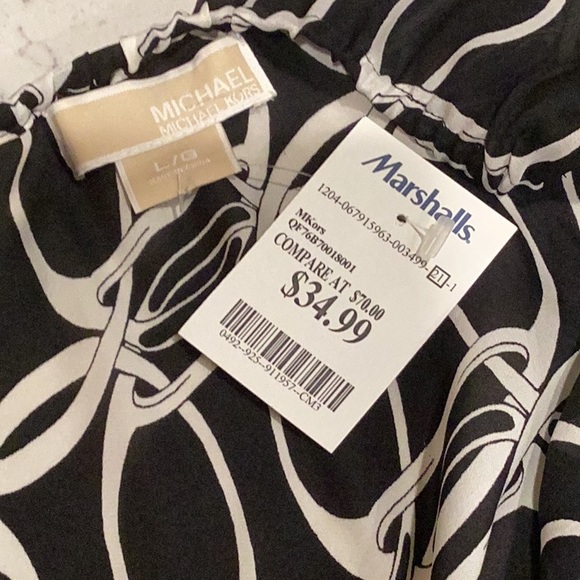 New black & white Michael Kors blouse in large. - Picture 7 of 7